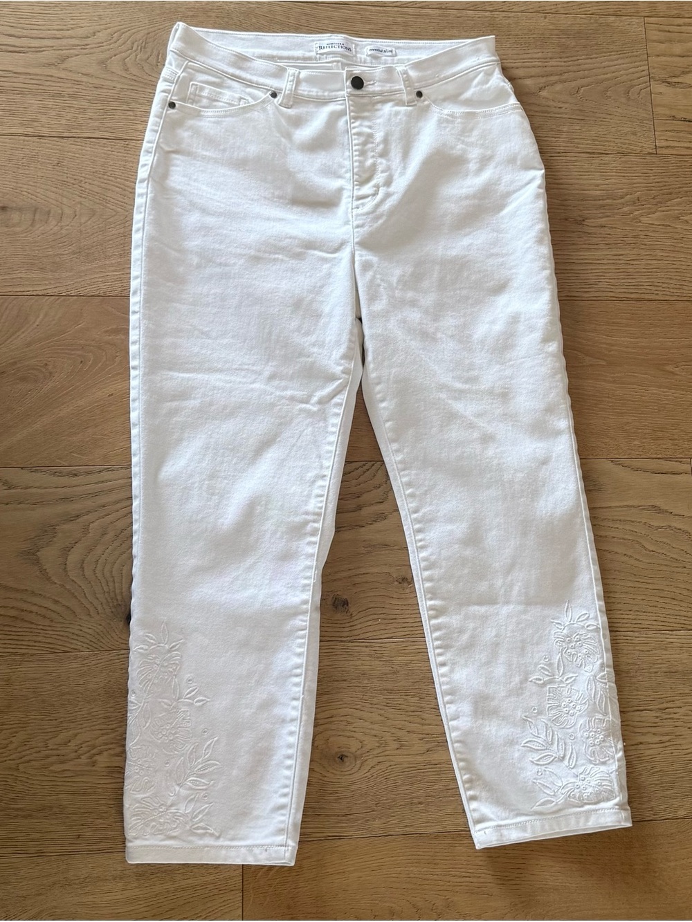 Northern Reflections White Jeans Embroidered Ankle Cropped Jeans